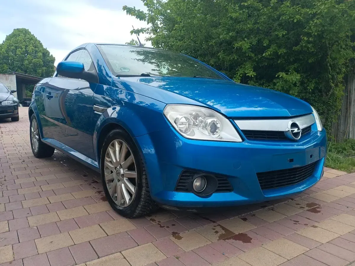 Używany Opel Tigra 125 KM (91 kW) 2005 Niebieski Kabriolet