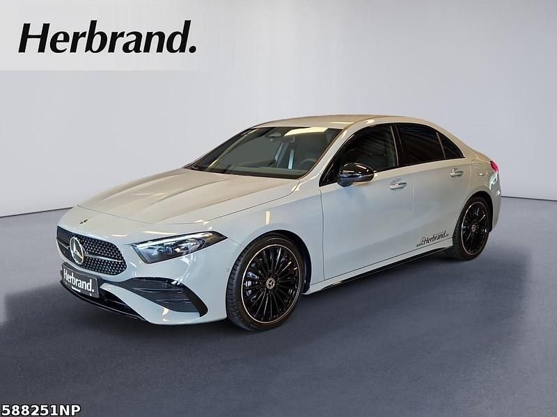 Manufaktur lack manufaktur alp Gebraucht 2025 Mercedes A200 Edition Limousine | 38.480 € - Bild 1/4