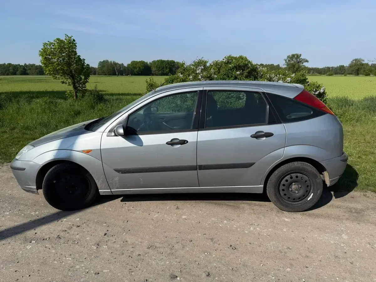 Gebraucht Ford Focus 101 PS (74 kW) 2002 Silber Kombi