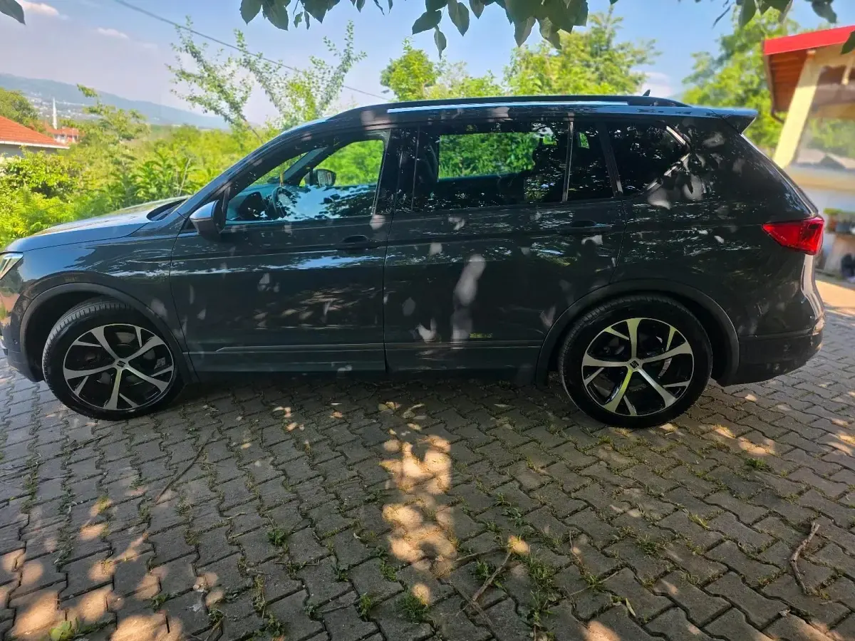 Gebraucht Seat Tarraco 4Drive 200 PS (147 kW) 2021 Grau SUV