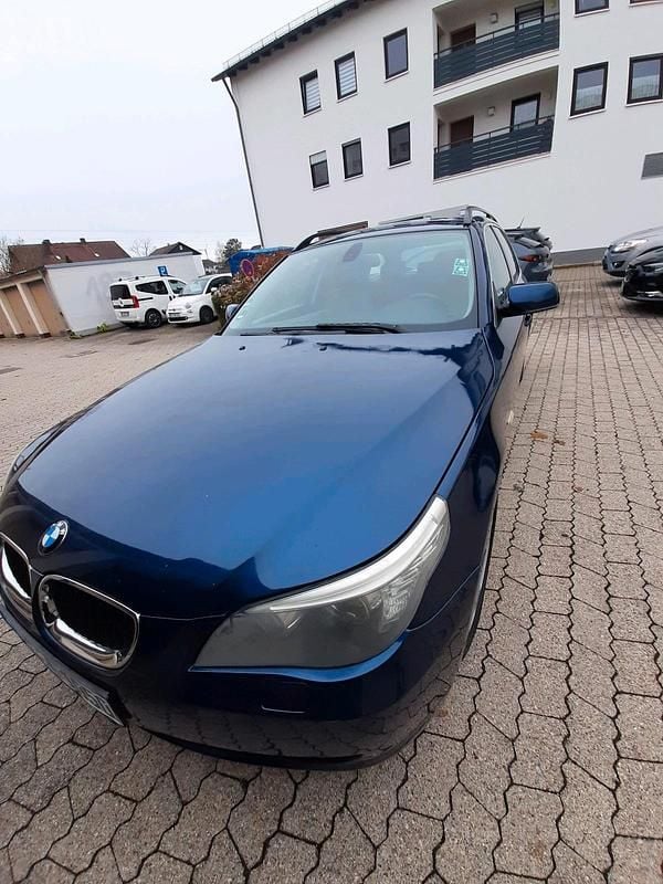 Gebraucht BMW 520 177 PS (130 kW) 2008 Blau Kombi