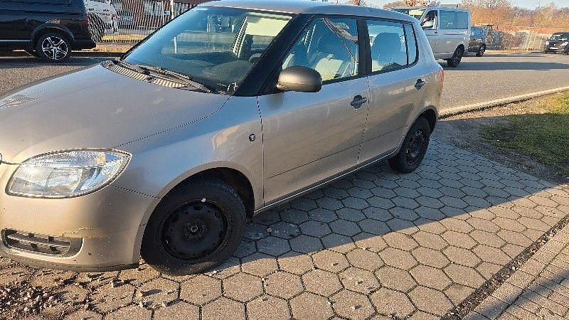 Gebraucht Skoda Fabia Classic 69 PS (50 kW) 2009 Beige Limousine