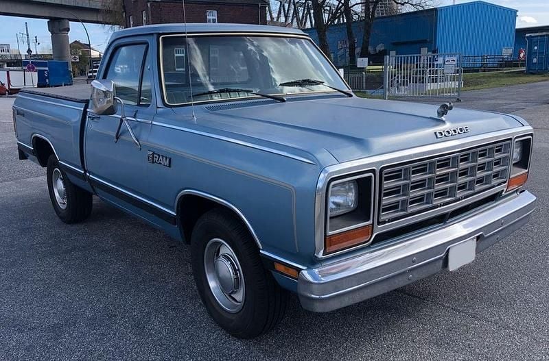 Second-hand Dodge D100 150 CP (110 kW) 1984 Albastru Pickup