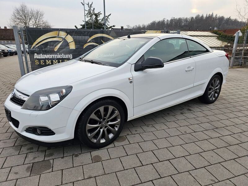 Weiß Gebraucht 2010 Opel Astra Cabriolet Edition Cabrio | 2.490 € (Superpreis) - Bild 1/4