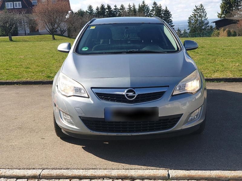 Gebraucht Opel Astra 125 PS (91 kW) 2011 Kombi