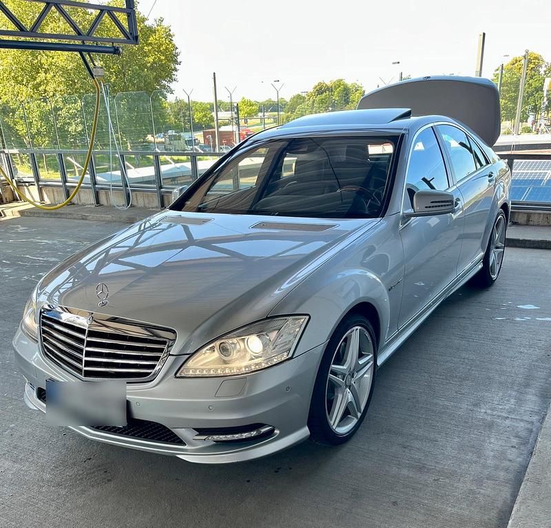 Silber Gebraucht 2010 Mercedes S500 Limousine | 18.500 € (Fairer Preis) - Bild 1/4