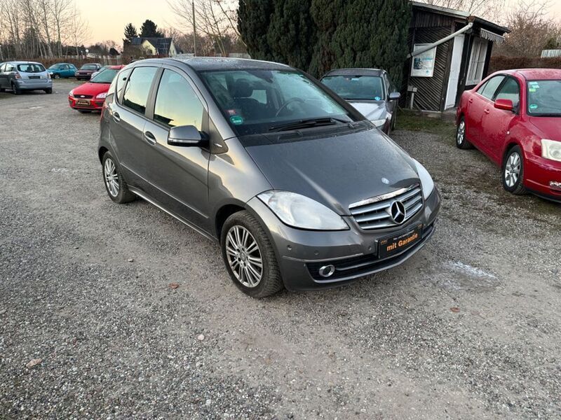 Grau Gebraucht 2011 Mercedes A180 Kleinwagen | 5.990 € (Fairer Preis) - Bild 1/4