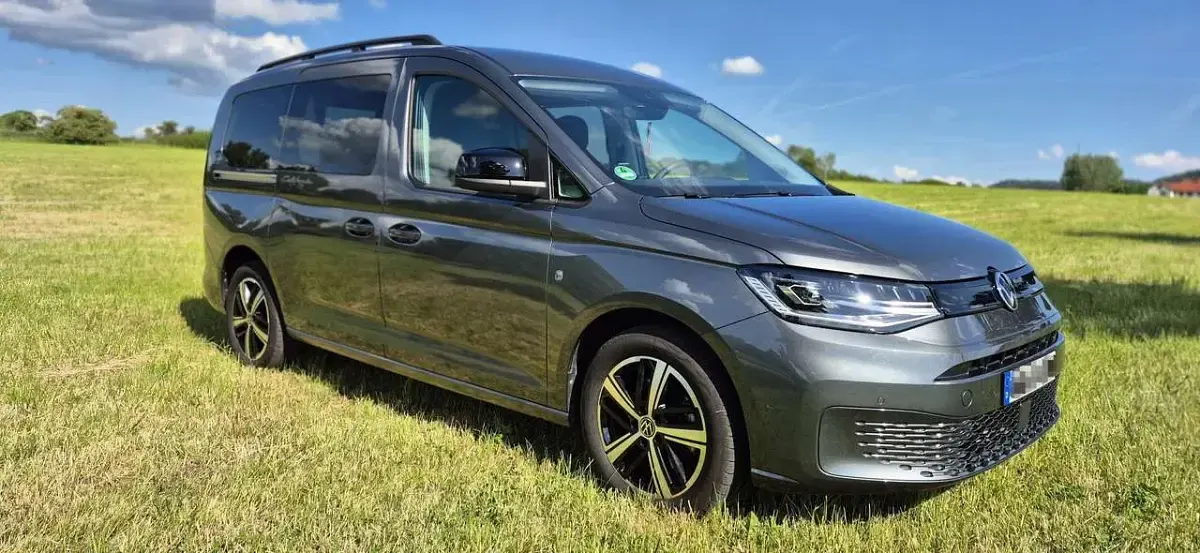 Gebraucht VW Caddy Maxi California 114 PS (83 kW) 2023 Grau Van / Kleinbus
