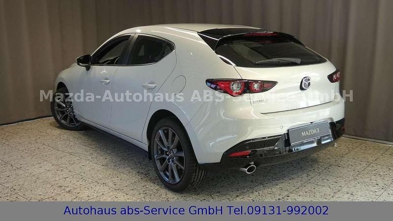 Neu Mazda 3 Center-Line 140 PS (102 kW) 2026 Grau Limousine