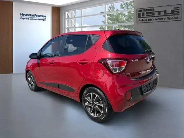 Gebraucht Hyundai i10 Passion 87 PS (63 kW) 2018 Rot Kleinwagen