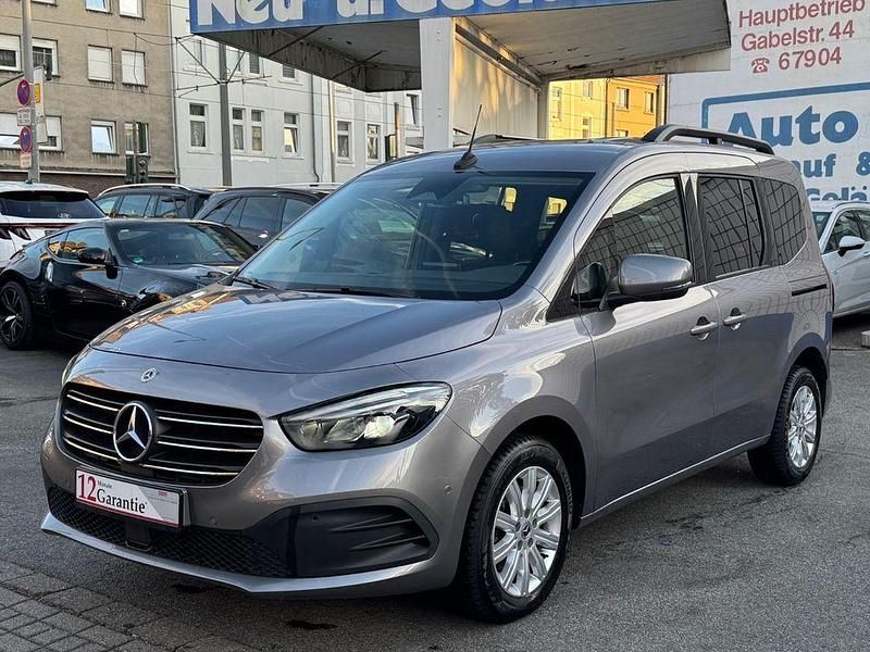 Gebraucht Mercedes T180 Advantage 131 PS (96 kW) 2023 Grau Van / Kleinbus