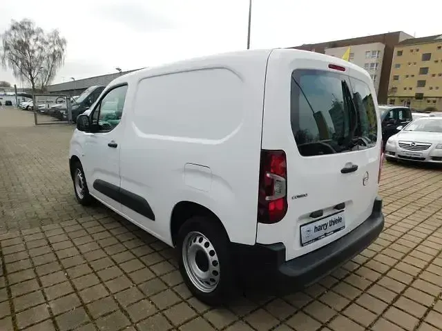 Używany Opel Combo Selection 110 KM (80 kW) 2020 Andere Minivan