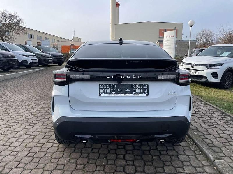 Neu Citroën C4 136 PS (100 kW) 2025 Weiß Limousine
