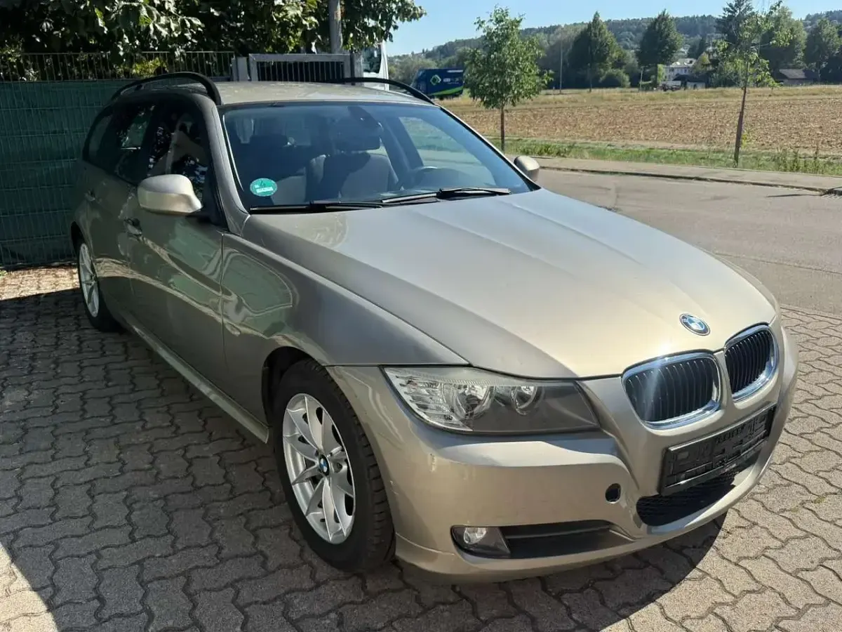 Gebraucht BMW 318 143 PS (105 kW) 2010 Kombi