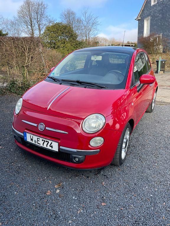 Rot Gebraucht 2010 Fiat 500 Lounge Kleinwagen | 4.500 € (Fairer Preis) - Bild 1/4