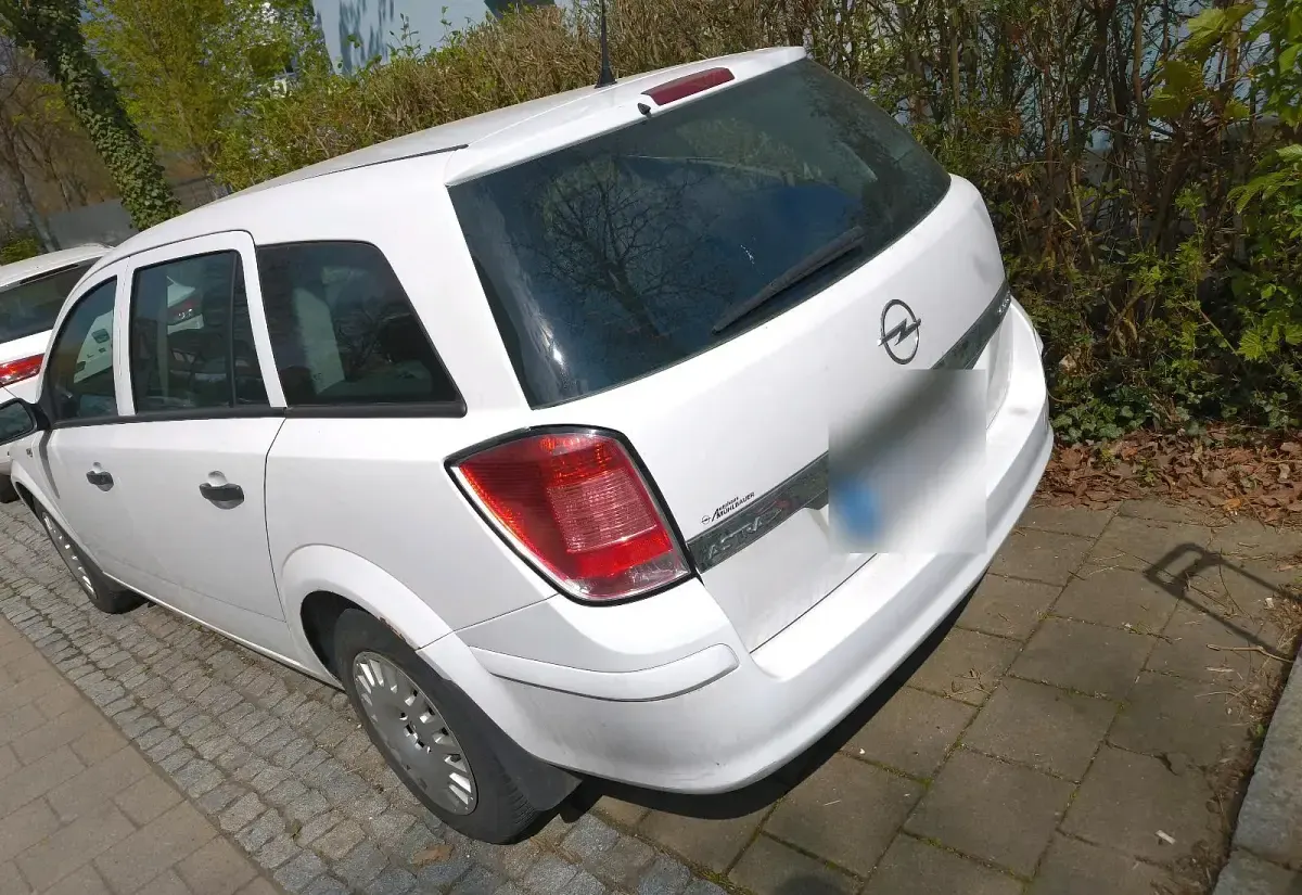 Gebraucht Opel Astra 110 PS (80 kW) 2009 Weiß Kombi