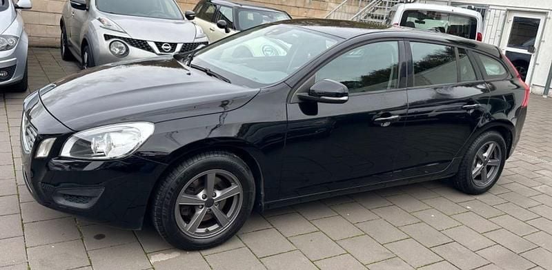 Gebraucht Volvo V60 114 PS (83 kW) 2012 Schwarz Kombi