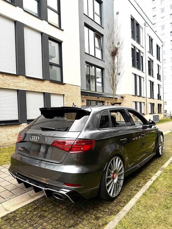 Gebraucht Audi RS3 Ambiente 400 PS (294 kW) 2018 Grau Limousine