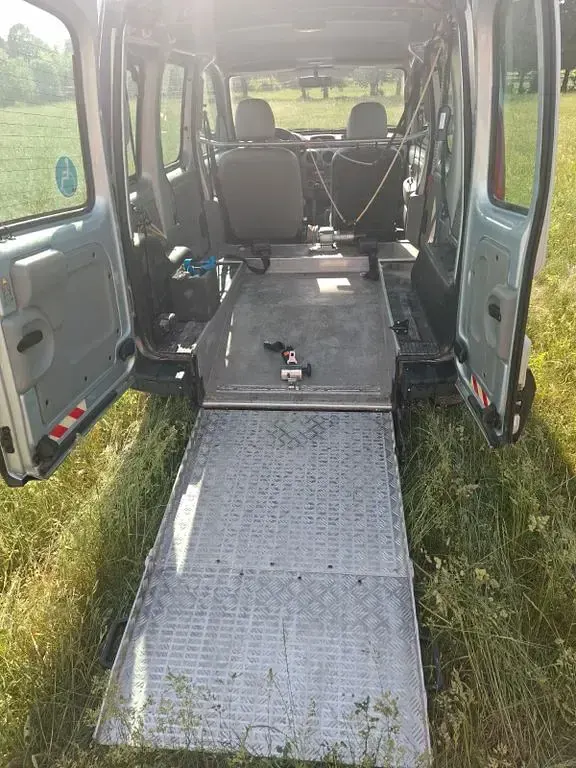 Gebraucht Nissan Kubistar 82 PS (60 kW) 2004 Grau Kombi