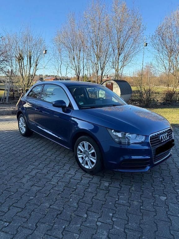 Gebraucht Audi A1 Attraction 86 PS (63 kW) 2011 Blau Kleinwagen