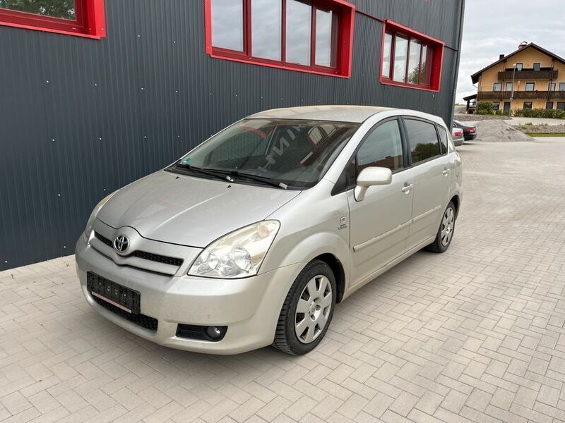 Silver metallic Gebraucht 2006 Toyota Corolla Verso Sol Van / Kleinbus | 2.000 € (Fairer Preis) - Bild 1/4