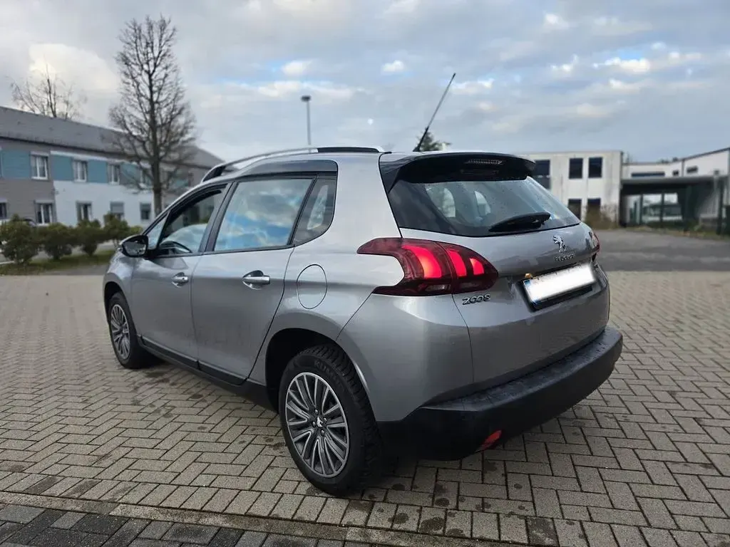 Gebraucht Peugeot 2008 Allure 82 PS (60 kW) 2017 Grau SUV