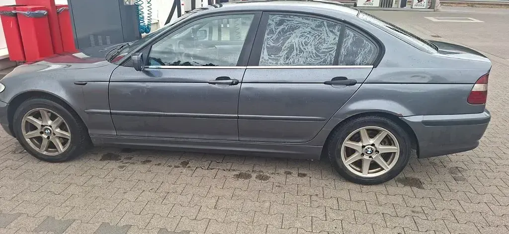 Gebraucht BMW 320 150 PS (110 kW) 2002 Schwarz Limousine