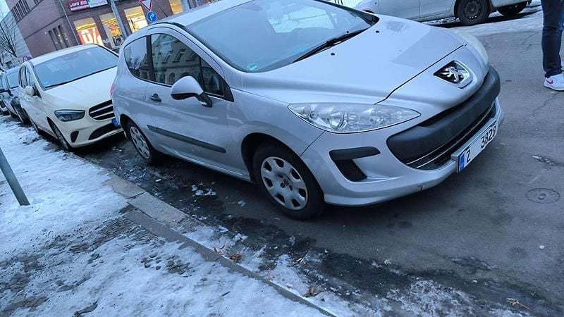 Gebraucht Peugeot 308 Filou 98 PS (72 kW) 2010 Limousine