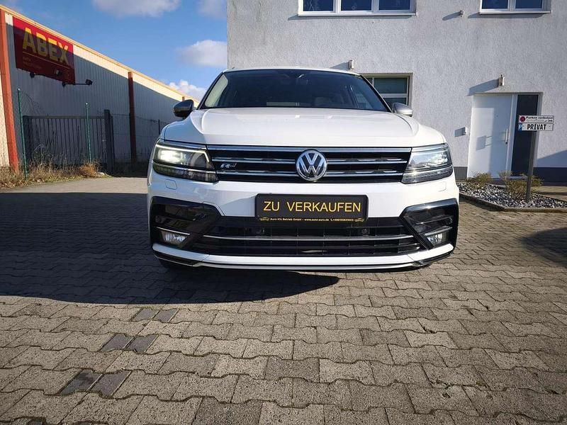 Weiß Gebraucht 2019 VW Tiguan Allspace Comfortline SUV | 21.600 € (Teuer) - Bild 1/4