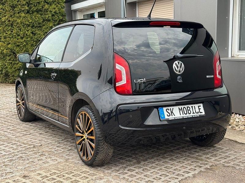 Second-hand VW up! 60 CP (44 kW) 2016 Negru Hatchback