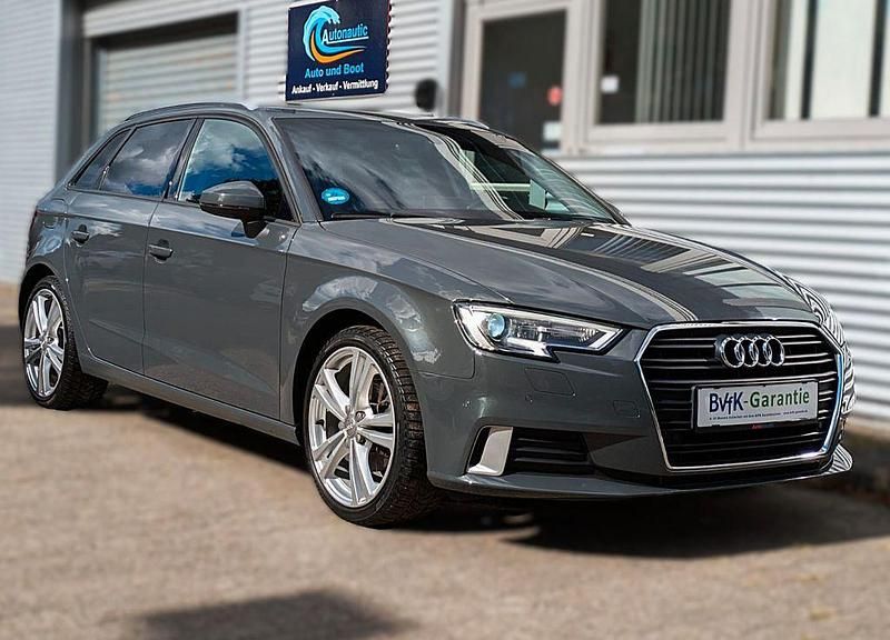 Nanograu metallic (metallic) Gebraucht 2018 Audi A3 Sport Limousine | 15.885 € (Fairer Preis) - Bild 1/4
