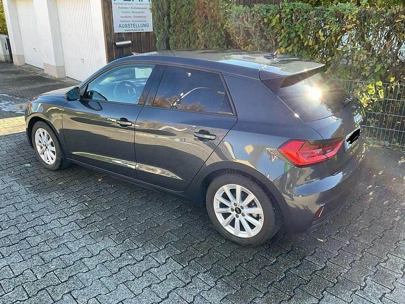 Gebraucht Audi A1 Advanced 116 PS (85 kW) 2024 Grau SUV