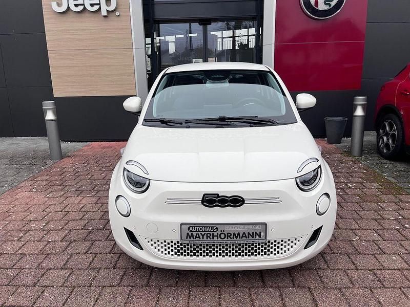 Weiß Gebraucht 2021 Fiat 500e Icon Kleinwagen | 17.590 € (Fairer Preis) - Bild 1/4