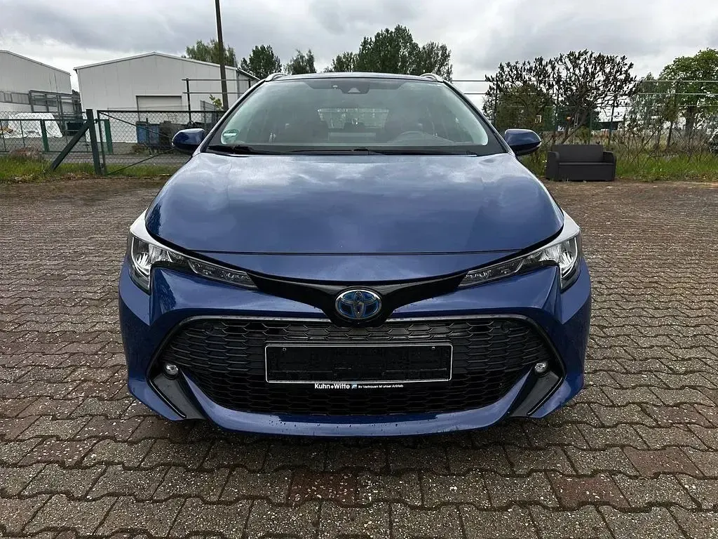 Używany Toyota Corolla 184 KM (135 kW) 2019 Niebieski Kombi