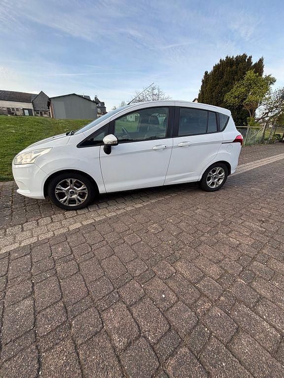 Gebraucht Ford B-MAX Trend 95 PS (69 kW) 2015 Weiß Van / Kleinbus