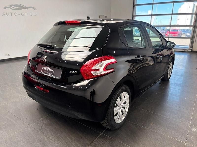 Gebraucht Peugeot 208 Active 95 PS (69 kW) 2012 Schwarz Kleinwagen