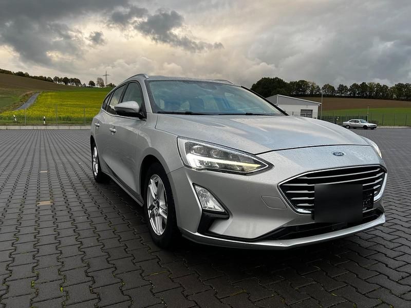 Gebraucht Ford Focus 120 PS (88 kW) 2019 Silber Kombi