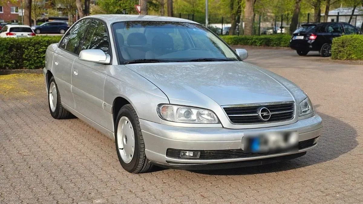 Gebraucht Opel Omega Selection 144 PS (105 kW) 2002 Silber Limousine