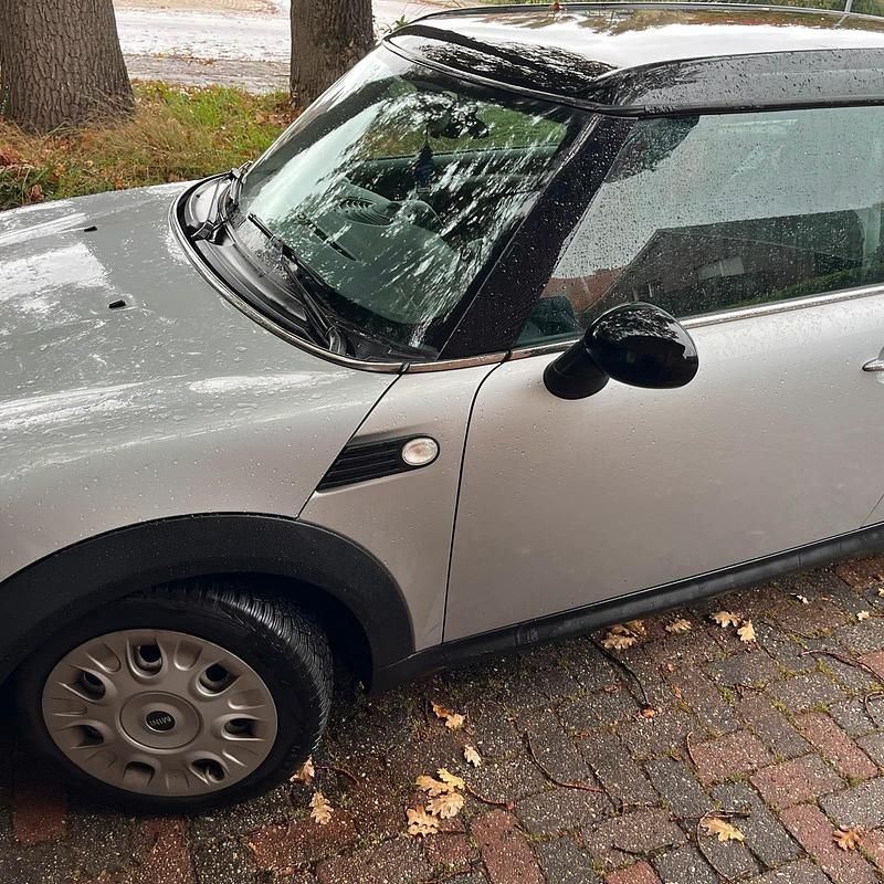 Silber Gebraucht 2007 Mini Cooper Kleinwagen | 2.000 € (Guter Preis) - Bild 1/4
