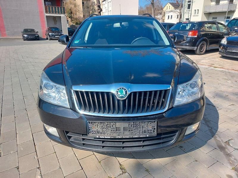 Gebraucht Skoda Octavia Ambiente 160 PS (117 kW) 2011 Kombi