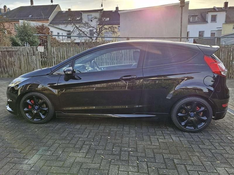 Gebraucht Ford Fiesta Sport 182 PS (133 kW) 2014 Schwarz Kleinwagen