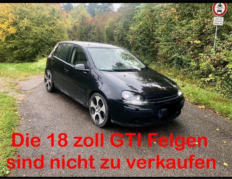 Schwarz Gebraucht 2005 VW Golf V Limousine | 700 € (Guter Preis) - Bild 1/4