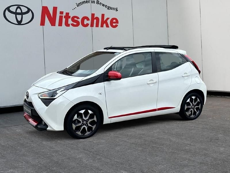 Gebraucht Toyota Aygo Basis 72 PS (52 kW) 2020 Schneeweiß Kleinwagen