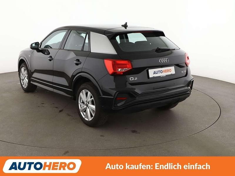 Gebraucht Audi Q2 S-Line 116 PS (85 kW) 2023 Mythosschwarz SUV