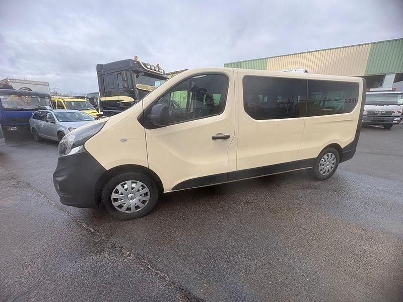 Gebraucht Opel Vivaro 145 PS (106 kW) 2018 Beige Van / Kleinbus