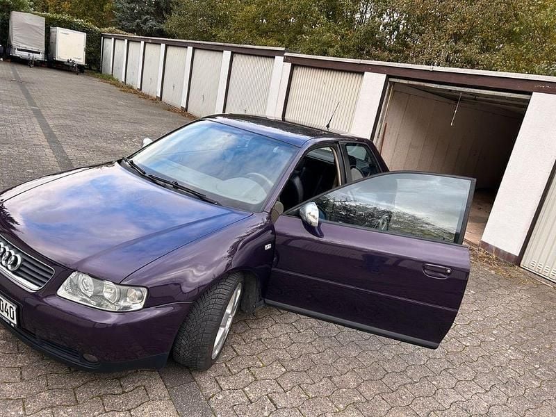 Gebraucht Audi A3 Attraction 190 PS (139 kW) 2002 Violett Limousine