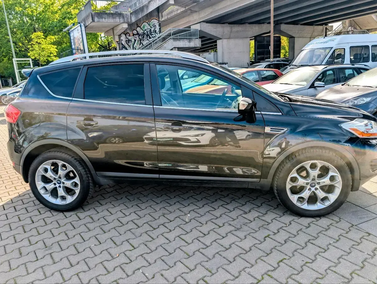 Gebraucht Ford Kuga Titanium 163 PS (119 kW) 2012 Schwarz SUV