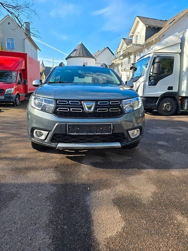 Gebraucht Dacia Sandero Stepway 90 PS (66 kW) 2017 Grau Limousine