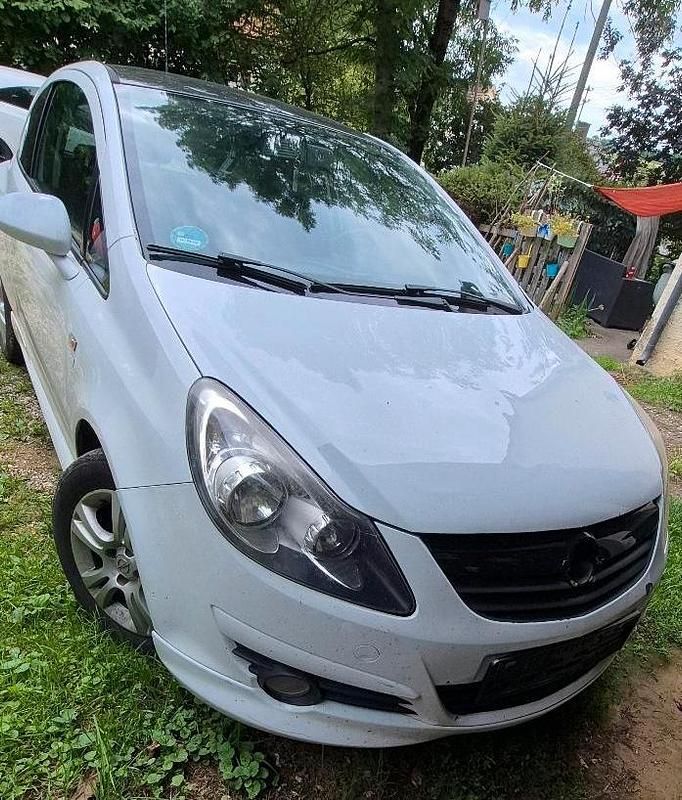 Weiß Gebraucht 2008 Opel Corsa Edition Kleinwagen | 650 € (Superpreis) - Bild 1/4