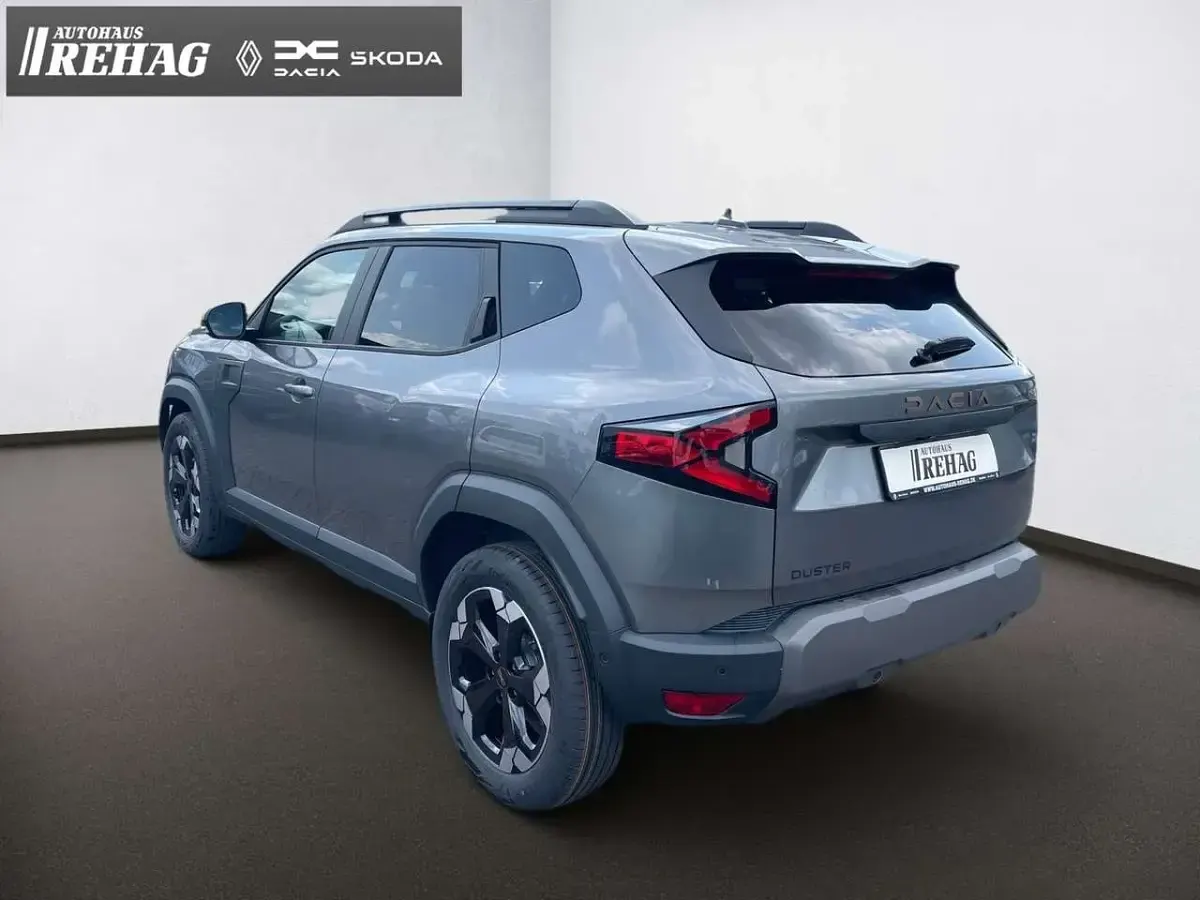 Neu Dacia Duster Extreme 131 PS (96 kW) 2025 Dolomitgrau Kleinwagen